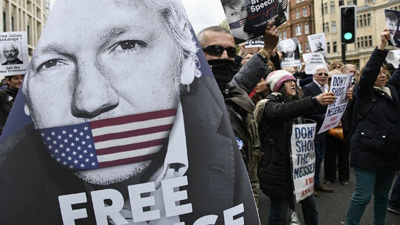 The War on Journalism: The Case of Julian Assange movie backdrop