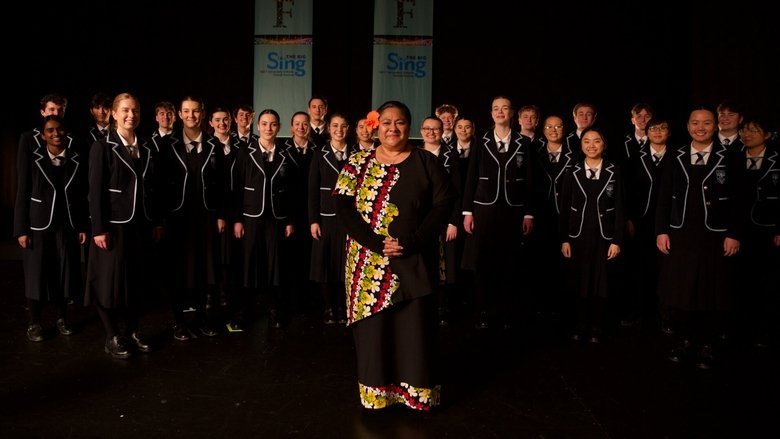 Tinā movie backdrop