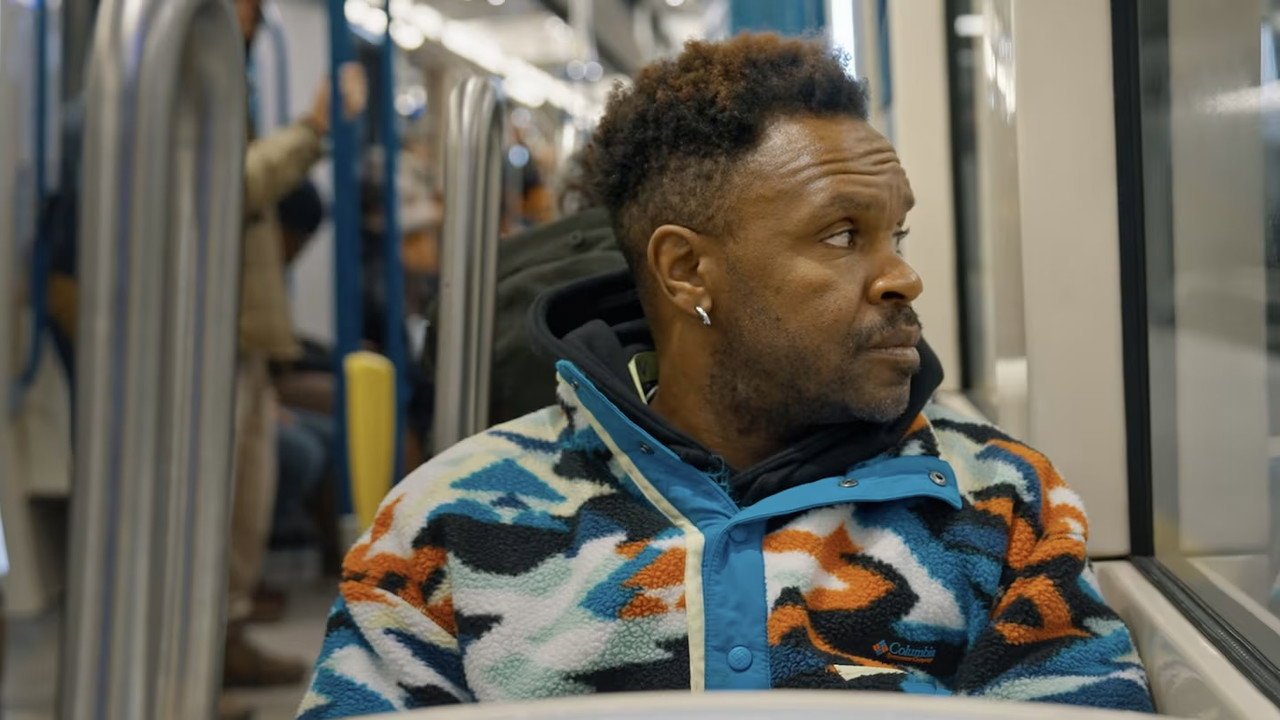 Pierre-Yves prend le métro (2026) movie scene